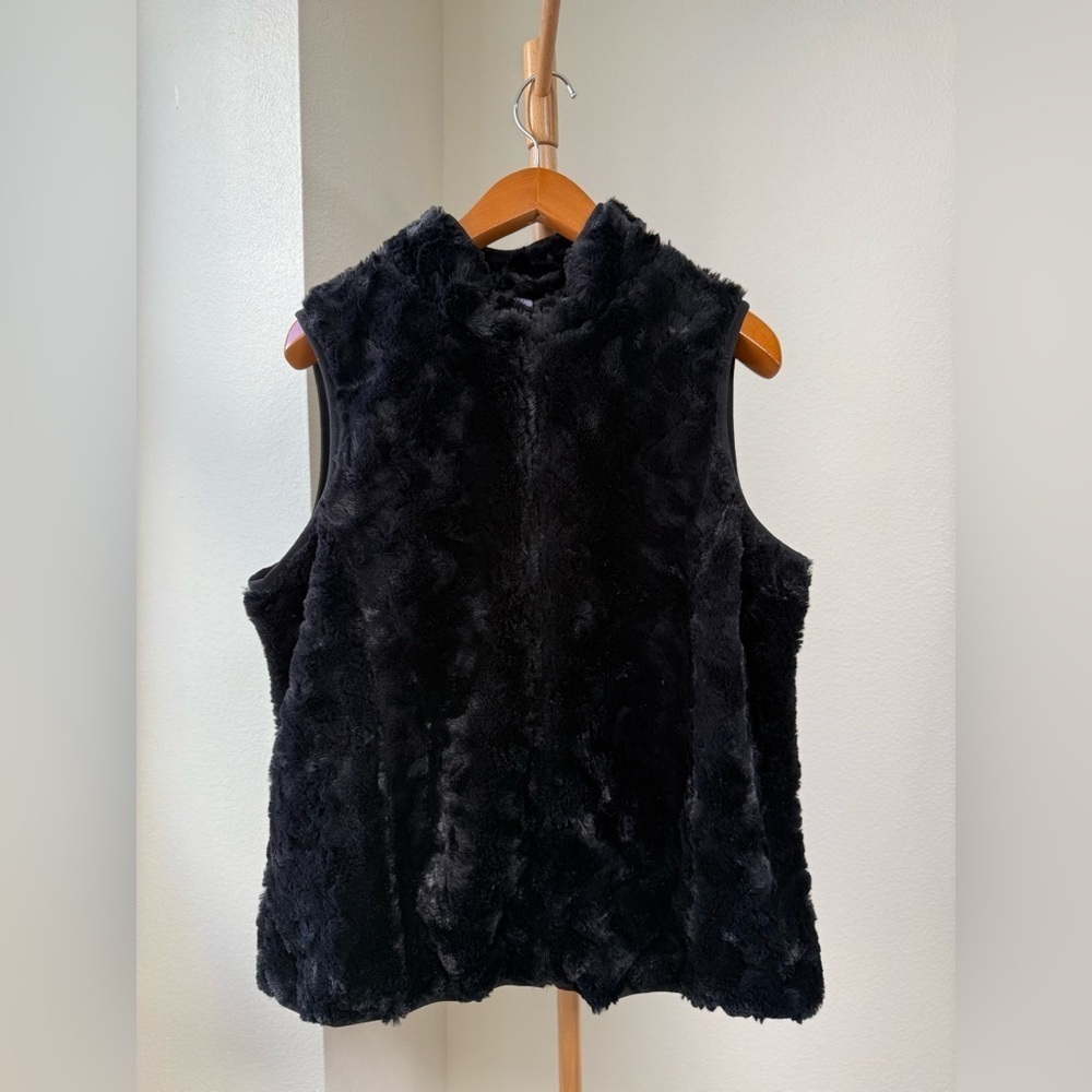 Laura Scott NWOT Black Vegan Faux Fur Vest Women’s Size 1X